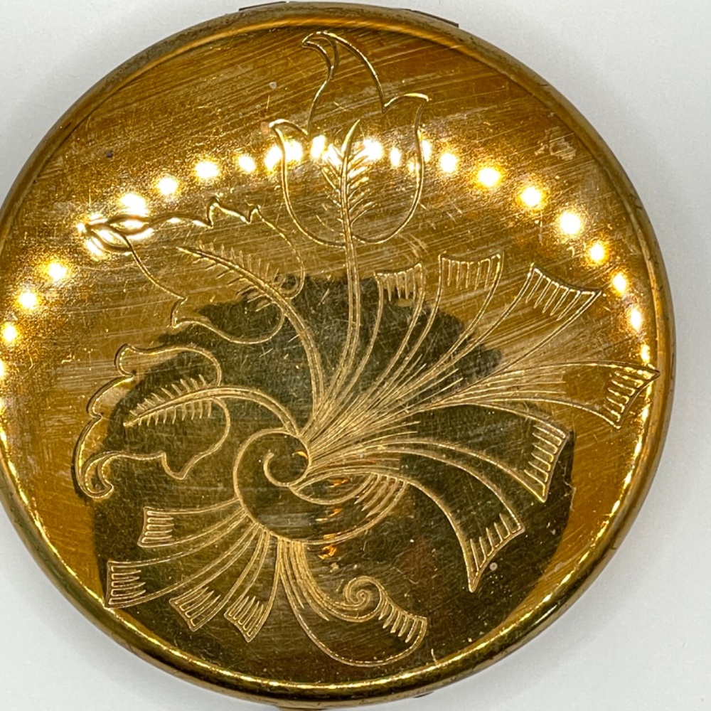 Dorset Fifth Avenue Engraved Design Vintage Powder Compact
